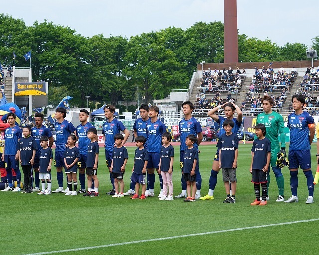 ６試合を残してJ３降格が確定した群馬。写真：田中研治（サッカーダイジェスト写真部）