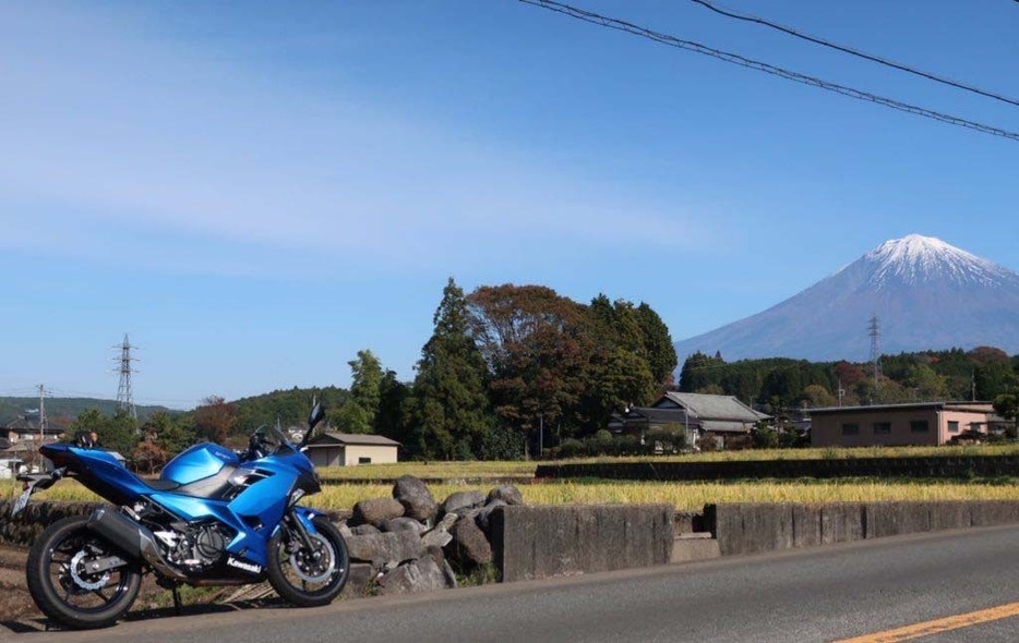 ここに一人で来るようになって一年が過ぎた。二輪の普通免許をとって二年が経過し、僕は二十三歳になっていた。