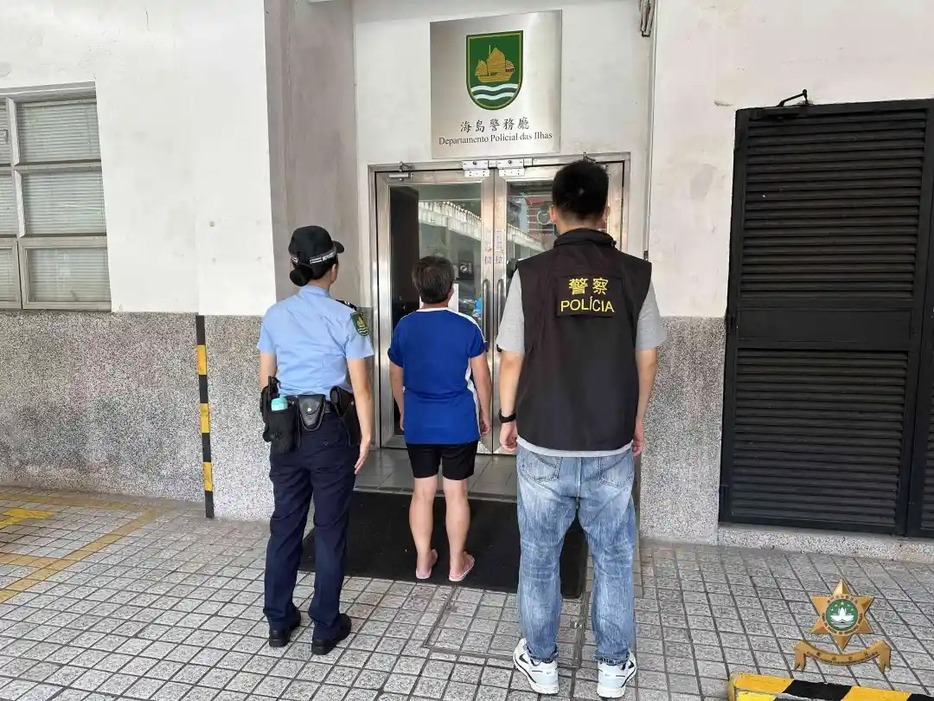 不法販売罪で逮捕された女（写真：マカオ治安警察局）