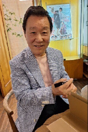 85歳の現在も現役を貫くなべおさみ。芸能界にとどまらず、各界に幅広い人脈を築いている