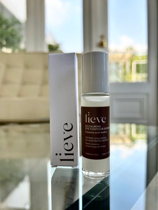 LIEVE CALMING EYE-CONTOUR SERUM　¥5,200(為替によって変動の可能性あり、＋配送費）