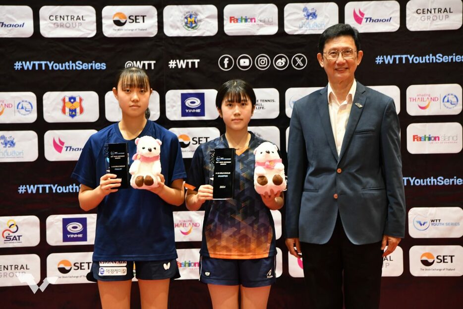 写真：U19女子シングルス表彰式/提供：WTT