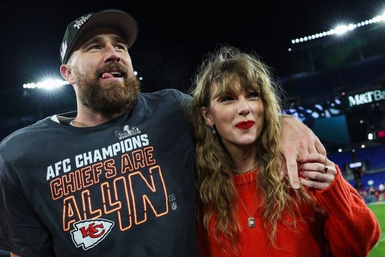 Getty Images トラヴィス・ケルシー（Travis Kelce）、テイラー・スウィフト（Taylor Swift）