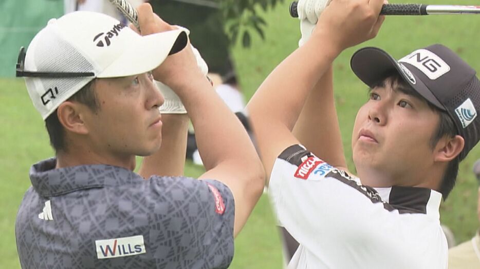 岩崎亜久竜選手（左）と細野勇策選手（右）