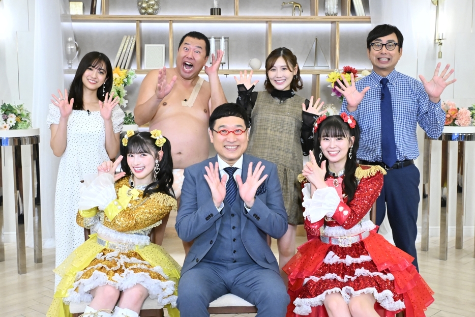 （前列左から）菅田愛貴、山里亮太、坂井仁香（後列左から）田村真子アナ、とにかく明るい安村、西野未姫、おいでやす小田