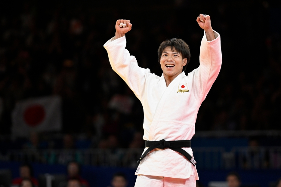 柔道男子66キロ級決勝でブラジル選手に勝利し、五輪2連覇を果たした阿部一二三＝パリ　撮影：栗原一至／共同通信社　撮影日：2024/7/28