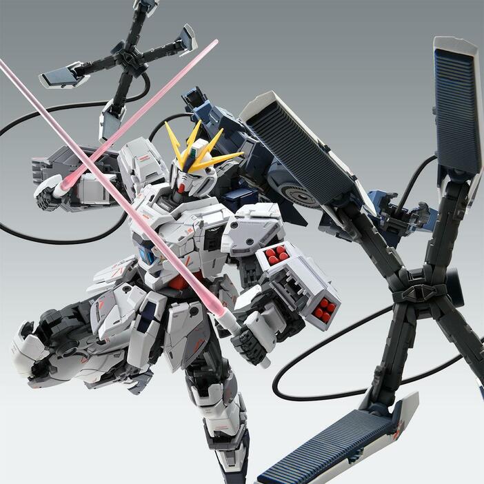 「機動戦士ガンダムNT」のナラティブガンダム B装備のガンプラ「MG 1／100 ナラティブガンダム B装備 Ver.Ka」（c）創通・サンライズ