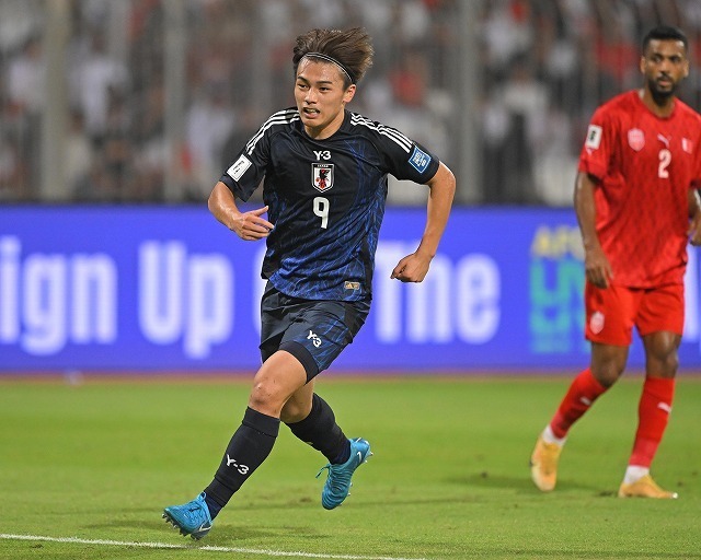 日本は上田（写真）の２得点などでバーレーンに５－０で勝利した。写真：金子拓弥（サッカーダイジェスト写真部）