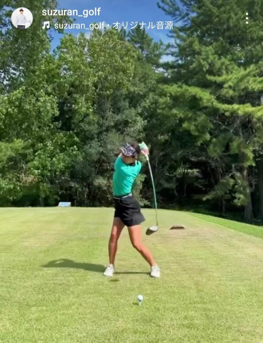 オーバースイングからでもナイスショット！【写真：山内鈴蘭のInstagram（@suzuran_golf）より】