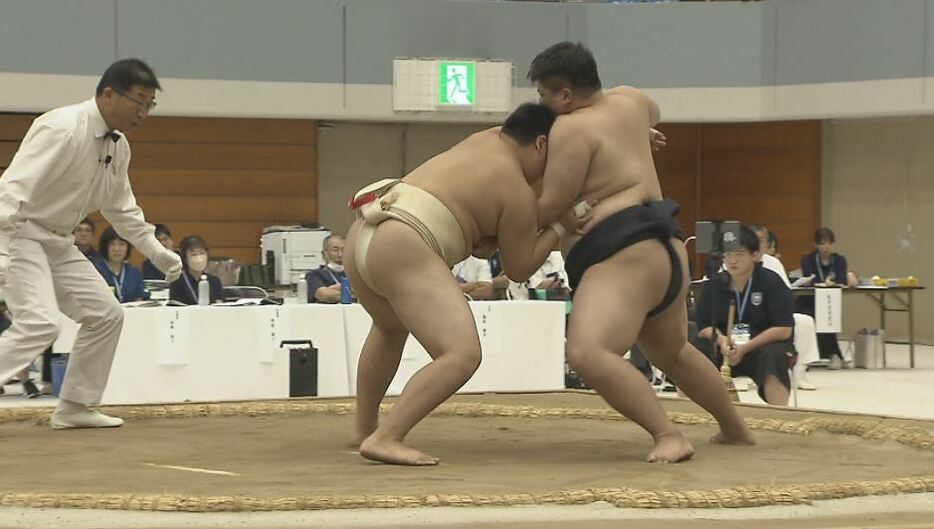 松尾相撲クラブ・寺西蓮さん（右）