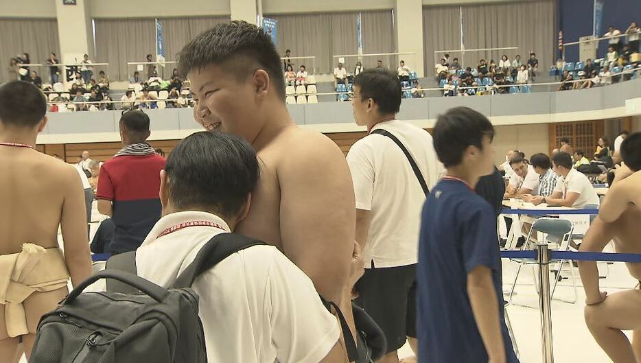 寺西さんの勝利を喜ぶ清水監督