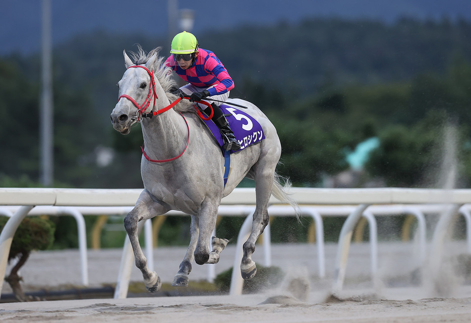 青藍賞・ヒロシクンと高松亮騎手 (C)岩手県競馬組合