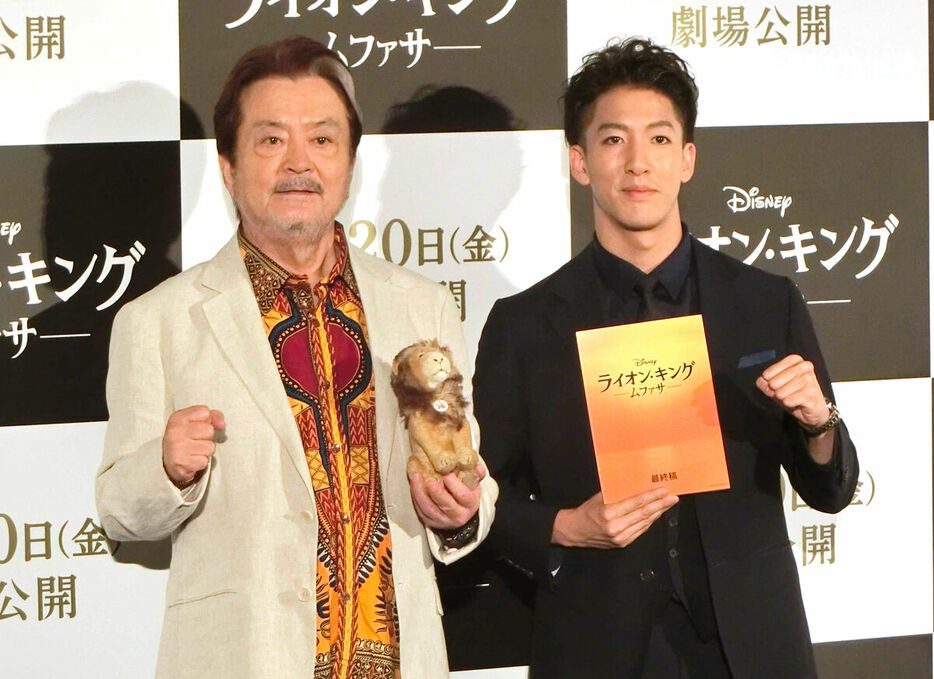 当たり役にしてきた大和田伸也（左）と新しくムファサを演じる尾上右近