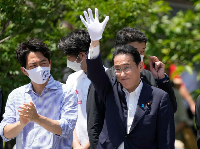 辞める岸田首相。自民党の弔辞を読むのは進次郎さまか？　コバホークか？（写真：EPA＝時事）