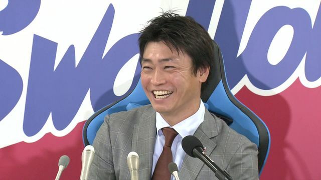 笑顔で現役生活を振り返るヤクルトの青木宣親選手