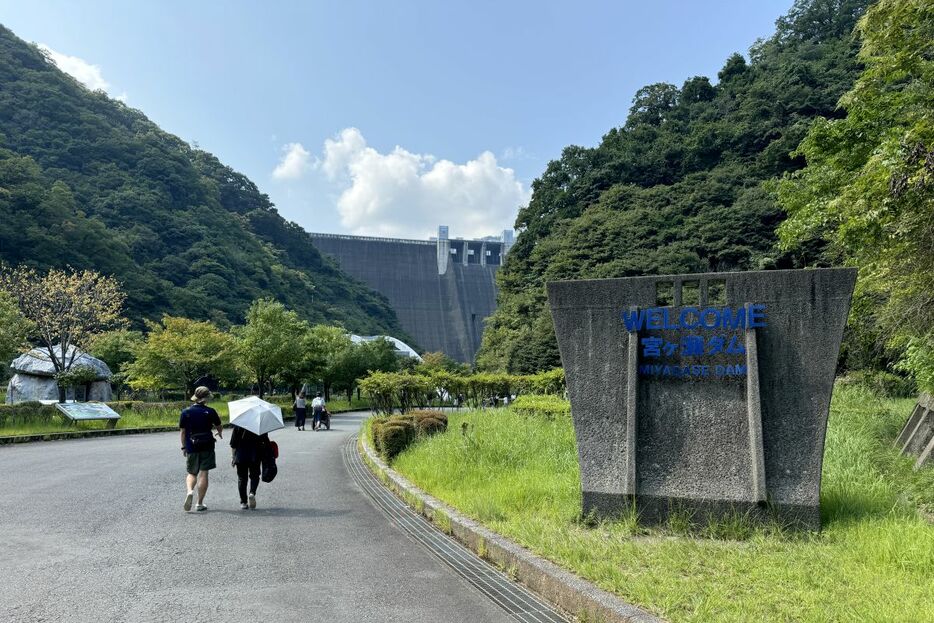 宮ヶ瀬ダムへのアプローチ