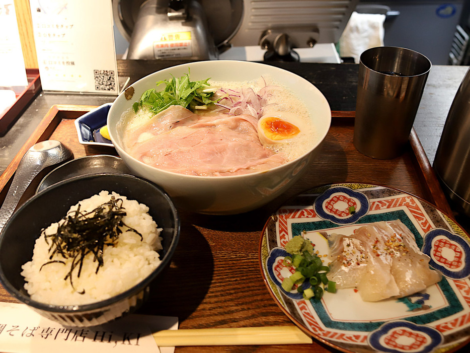 「鯛白湯そば 鯛のお刺身とだし茶漬けセット」1480円