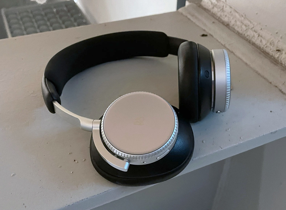 BANG & OLUFSENのフラッグシップワイヤレスヘッドホン