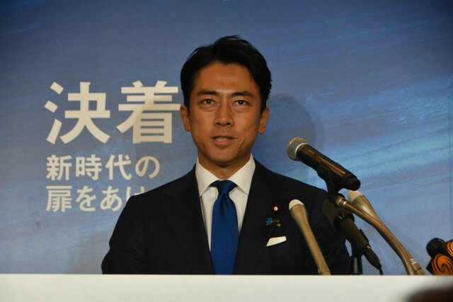 自民党総裁選の出馬会見に臨んだ小泉進次郎議員