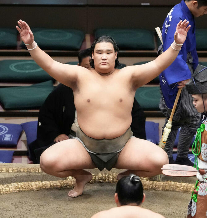 序ノ口優勝を決めた豪聖山（撮影・小沢裕）