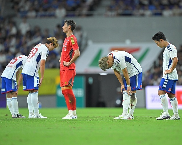 光州戦に続き、広島戦も大量失点で敗れた横浜。写真：金子拓弥（サッカーダイジェスト写真部）