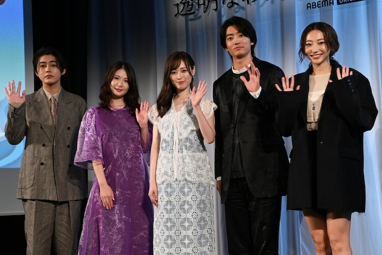 ドラマ「透明なわたしたち」プレミアイベントの様子。左から倉悠貴、小野花梨、福原遥、伊藤健太郎、武田玲奈