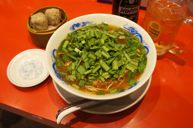 大塚にある「幸龍軒」のモツあんかけラーメン