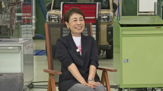 オープンカーを満喫した安藤優子さん