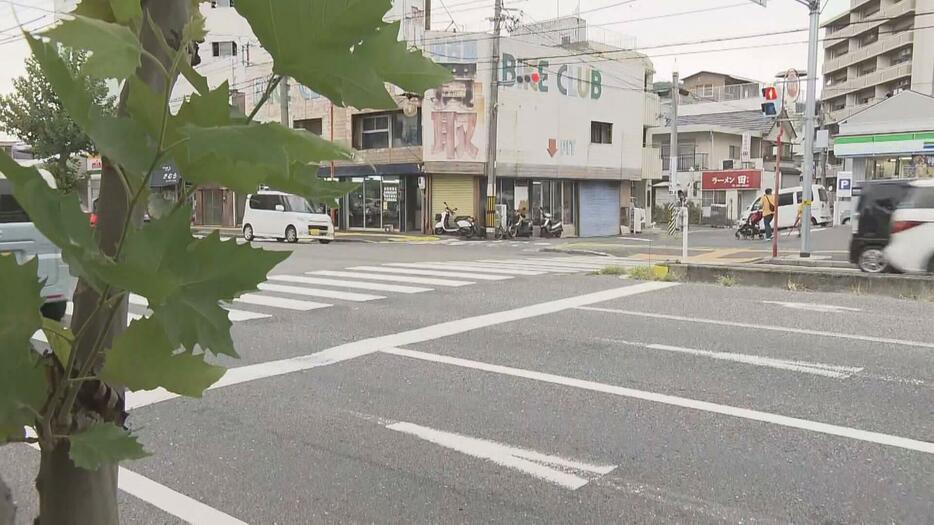 車と原付バイクが衝突　男性意識不明の重体　広島市東区