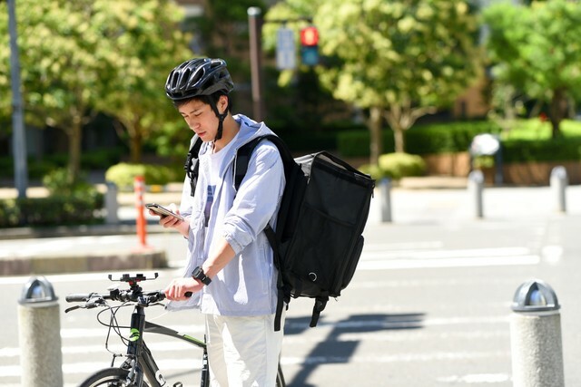 配達中に道に迷った時、同僚から教えられた道が嘘だった！　※画像はイメージです（koumaru/stock.adobe.com）