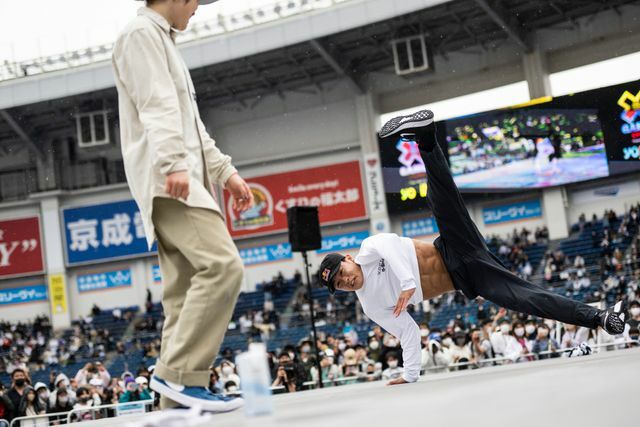 パフォーマンスを披露するShigekix(半井重幸選手)