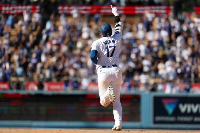 日本時間23日のロッキーズ戦で53号を放ったドジャースの大谷翔平選手(写真：USA TODAY Sports/ロイター/アフロ)