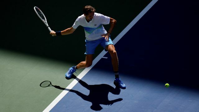 全米オープンで戦うダニール・メドべージェフ選手(写真：AP/アフロ)