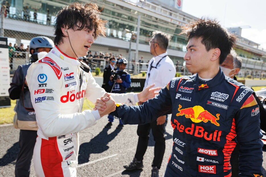 牧野任祐（DOCOMO TEAM DANDELION RACING）と岩佐歩夢（TEAM MUGEN）