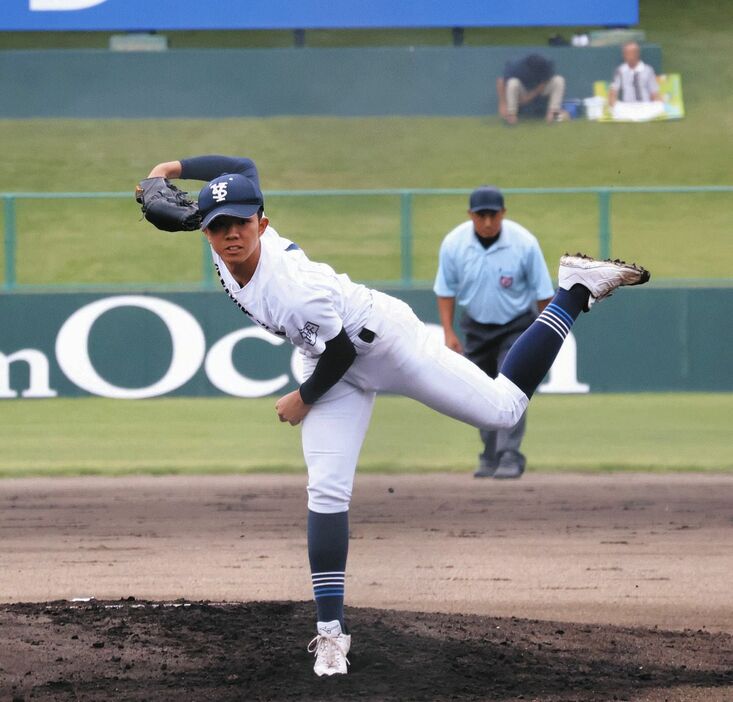 先発の宇治山田商・長谷川佑慈投手（２年）