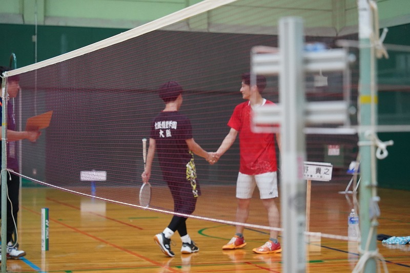 男子決勝を争った辻空人（左）と正野貴之