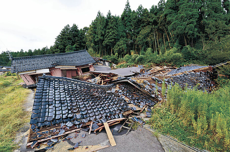 土砂崩れで倒壊し亡くなった羽田さん宅＝珠洲市若山町広栗