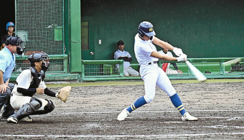 【会津－聖光学院】３回裏、聖光学院無死一塁、菊地が公式戦初本塁打を放つ。捕手星、球審星