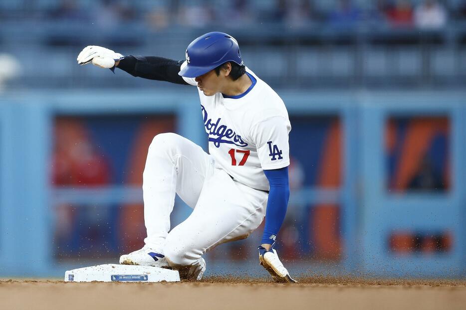 大谷が今季54盗塁目を決めた(C)Getty Images