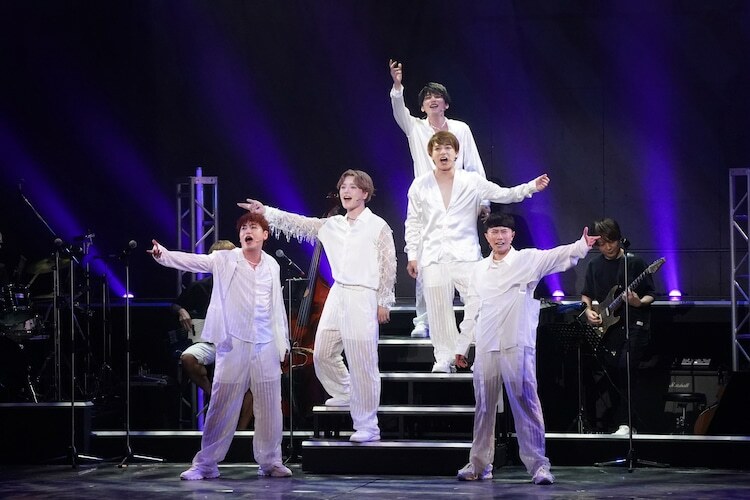 「Blue Spark Show ～ALTAR BOYZ Team Sparkがダンス＆ボーカル＆アクトで織りなす煌めきの夢GALAXY!!～」より。