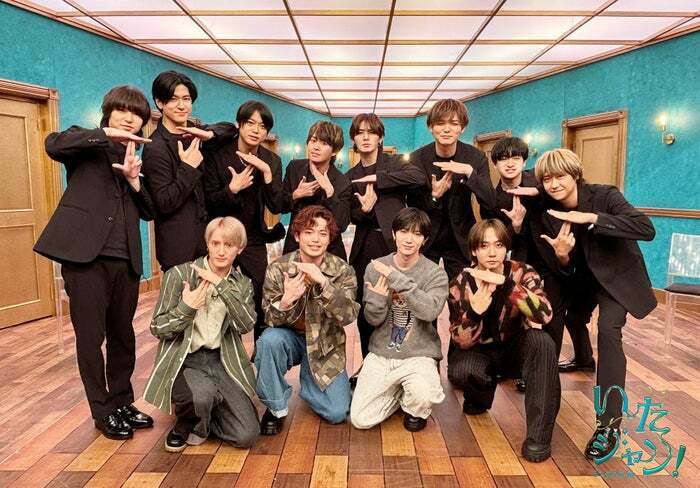 （後列）Hey! Say! JUMP（前列）川島如恵留、吉澤閑也、七五三掛龍也、中村海人（C）フジテレビ