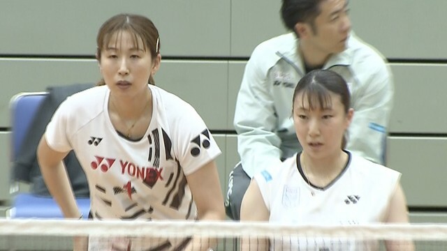 (左から)櫻本絢子選手と東野有紗選手