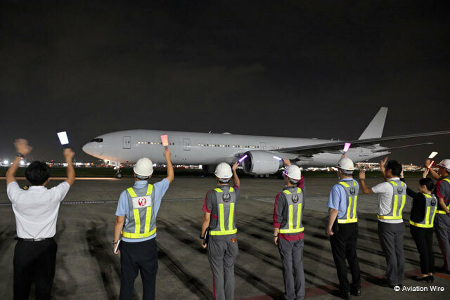 羽田空港を出発する元JAL 777-300ER JA734J＝24年9月20日 PHOTO: Tadayuki YOSHIKAWA/Aviation Wire