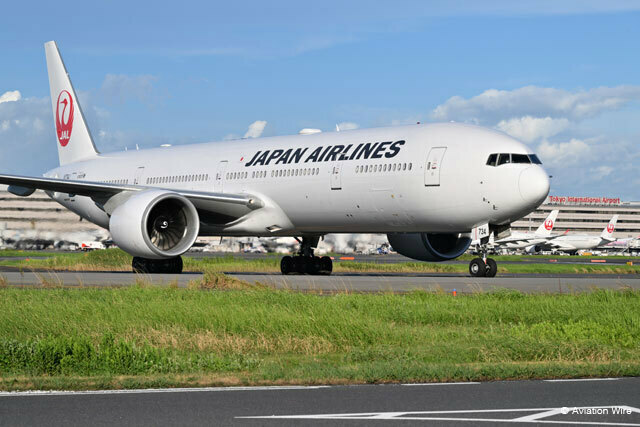 羽田に到着するJALの777-300ER JA734J最終便シドニー発JL52便＝24年8月20日 PHOTO: Tadayuki YOSHIKAWA/Aviation Wire