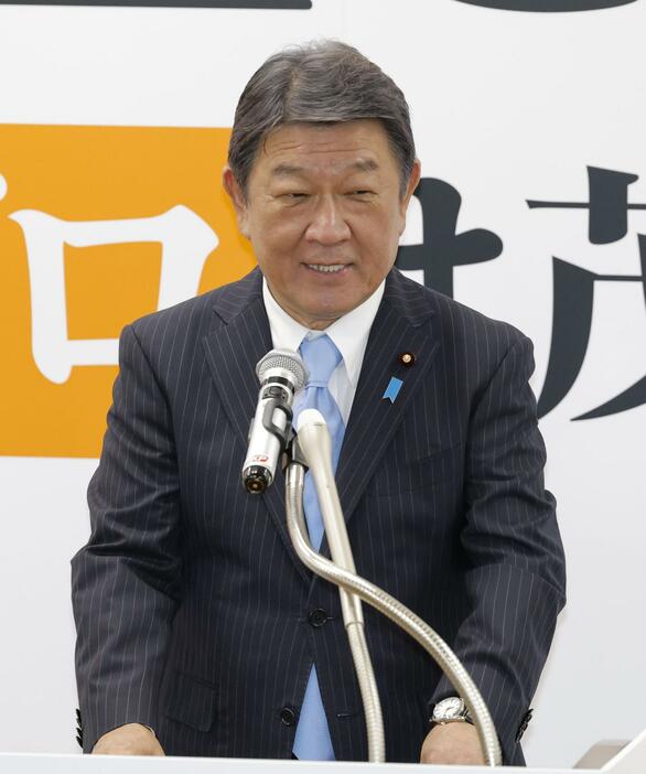 自民党総裁選の出陣式であいさつする茂木幹事長＝12日午前11時16分、東京都港区