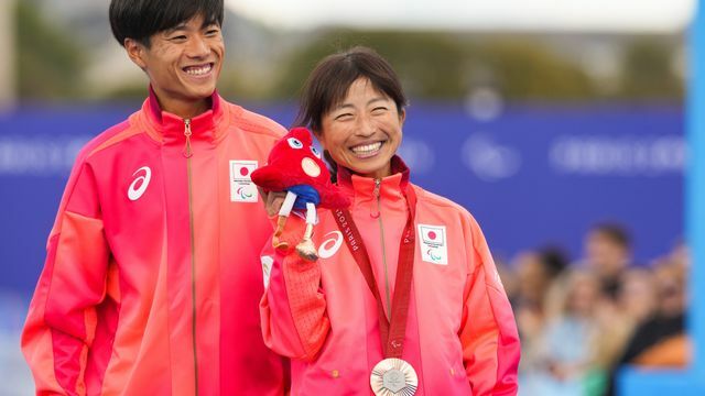 パリパラリンピックのマラソンで銅メダルを獲得した道下美里選手(写真：アフロスポーツ)