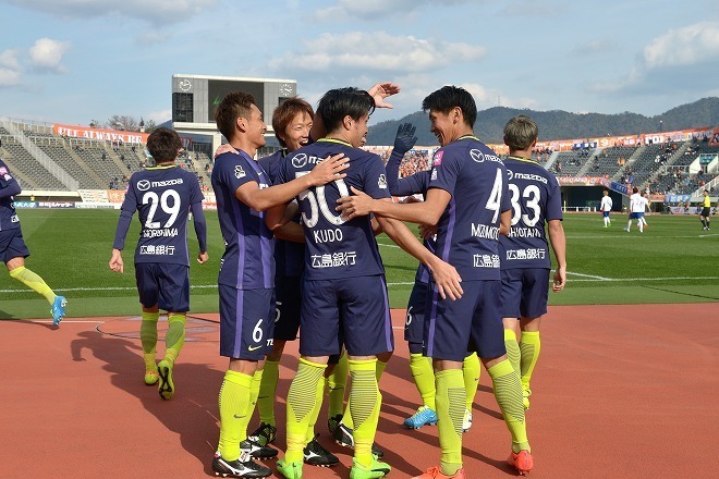 広島時代には工藤や青山らと共闘。貴重な出会いだった。（C）J.LEAGUE