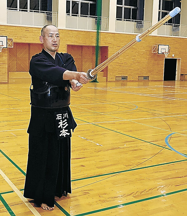 大会に向け鍛錬を積んできた杉本さん＝８月、能登町柳田小