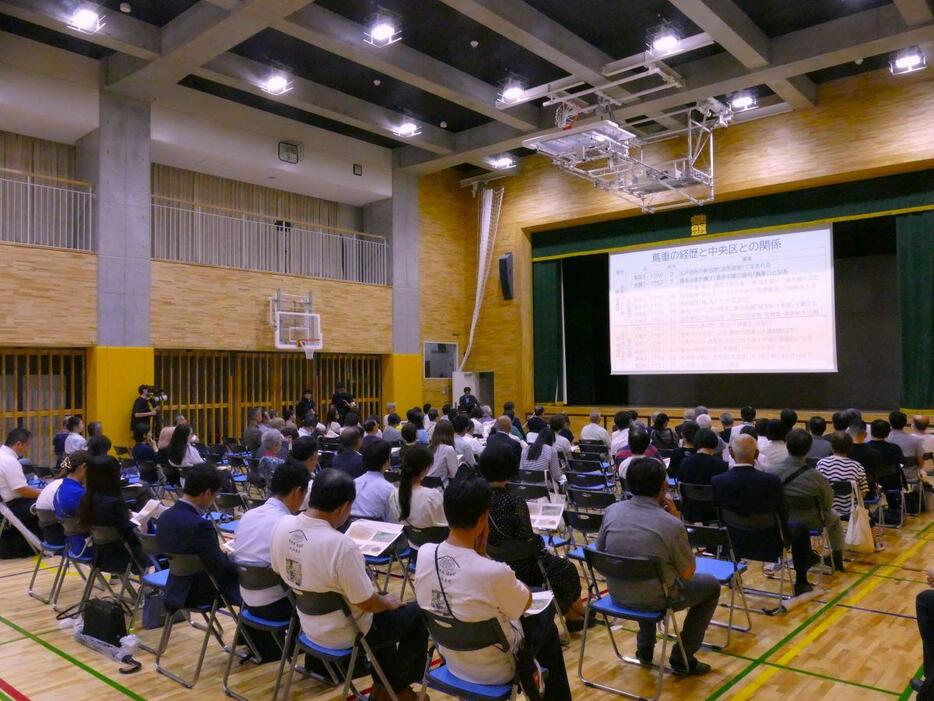 常盤小学校別館体育館で開催された「蔦屋重三郎勉強会」前回の様子