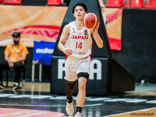 1試合平均14.4得点5.3アシストを記録した瀬川琉久 [写真]＝fiba.basketball